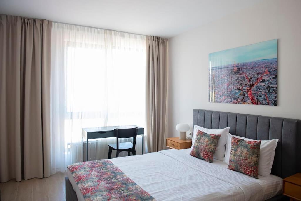 New York: A Spacious Modern Apartment With Parking 소피아 외부 사진