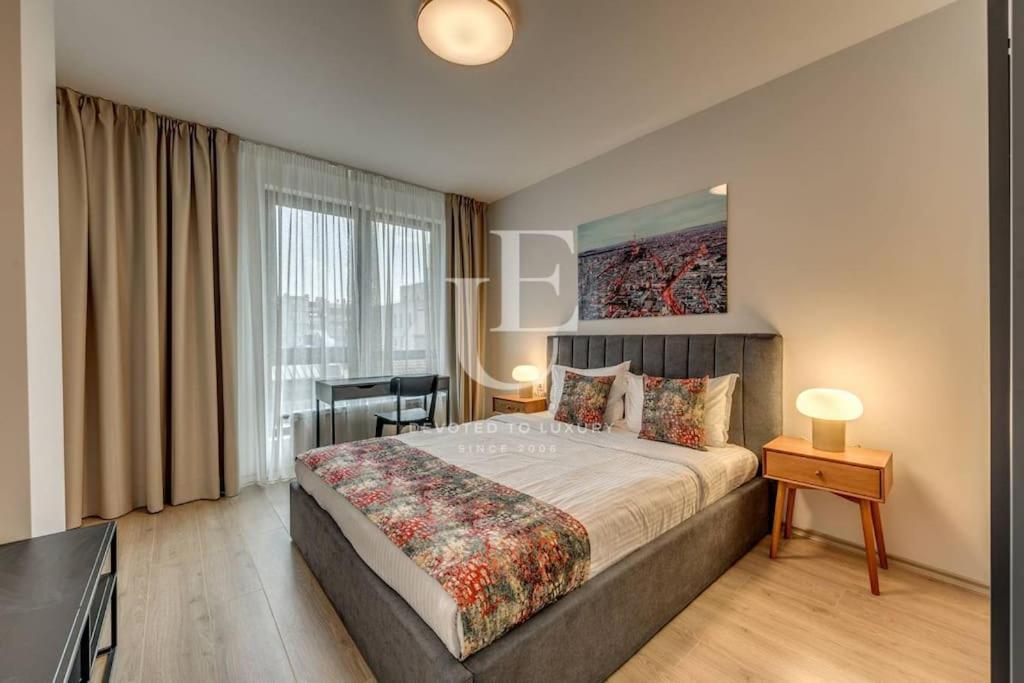 New York: A Spacious Modern Apartment With Parking 소피아 외부 사진