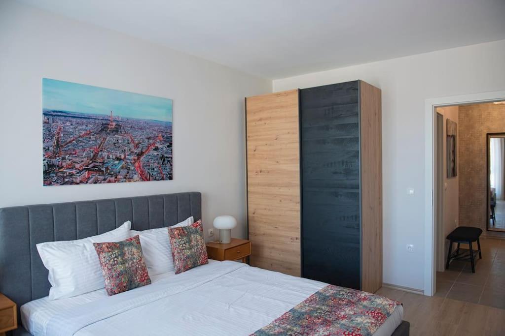 New York: A Spacious Modern Apartment With Parking 소피아 외부 사진