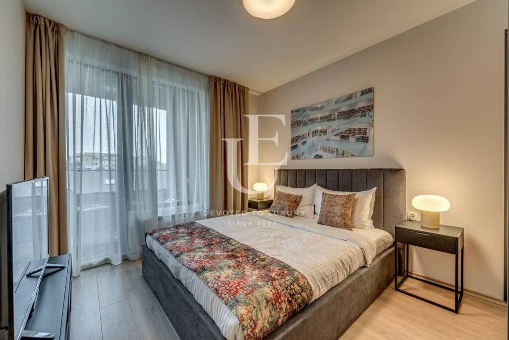 New York: A Spacious Modern Apartment With Parking 소피아 외부 사진