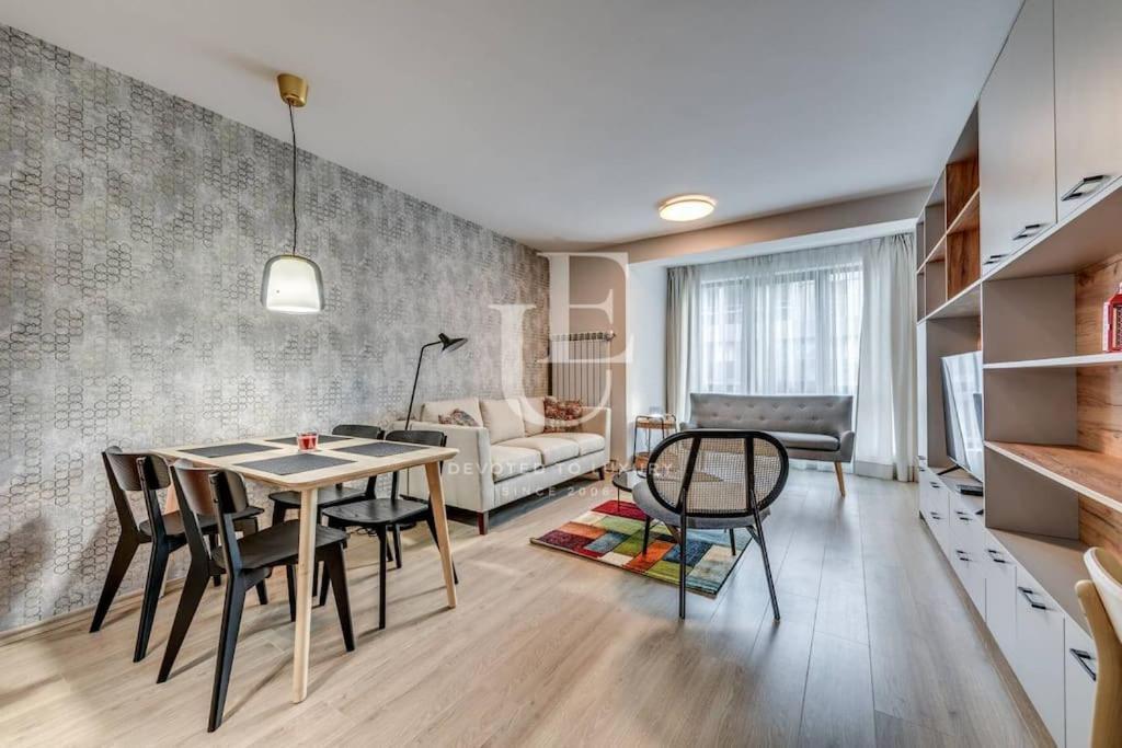 New York: A Spacious Modern Apartment With Parking 소피아 외부 사진